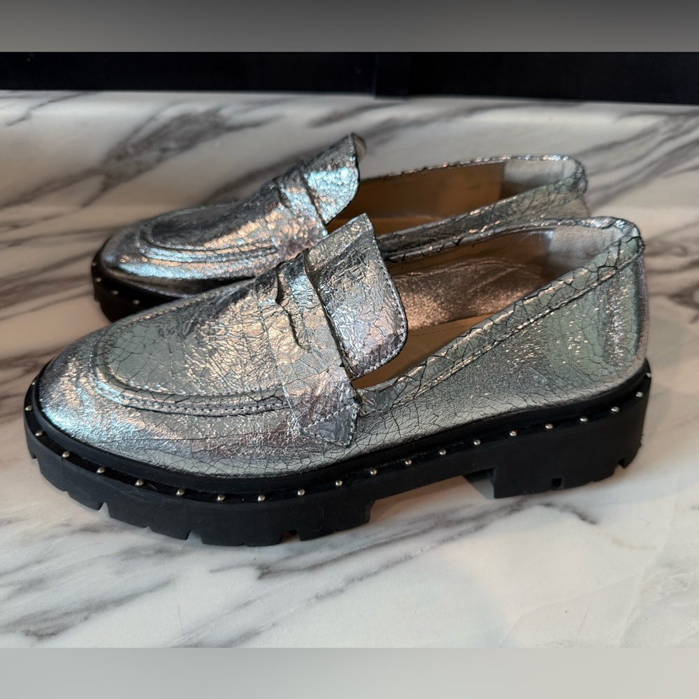 Schutz Christie Studs Crackled Leather - Picture 7 of 16